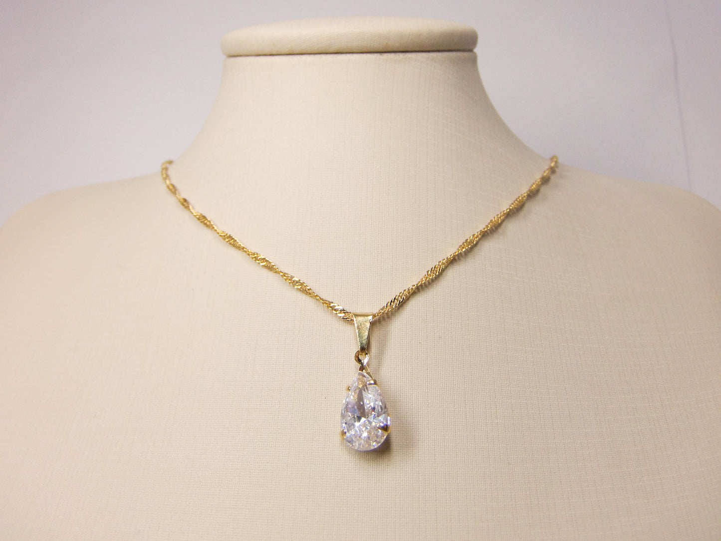 COLAR GOTA ZIRCÔNIA