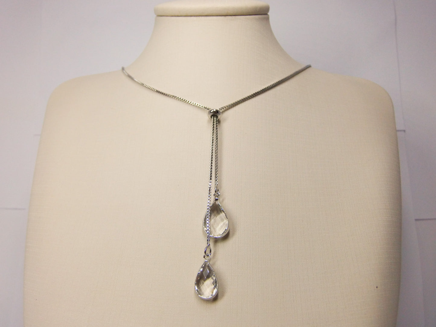 COLAR GRAVATA DUAS GOTAS CRISTAL PLATINA
