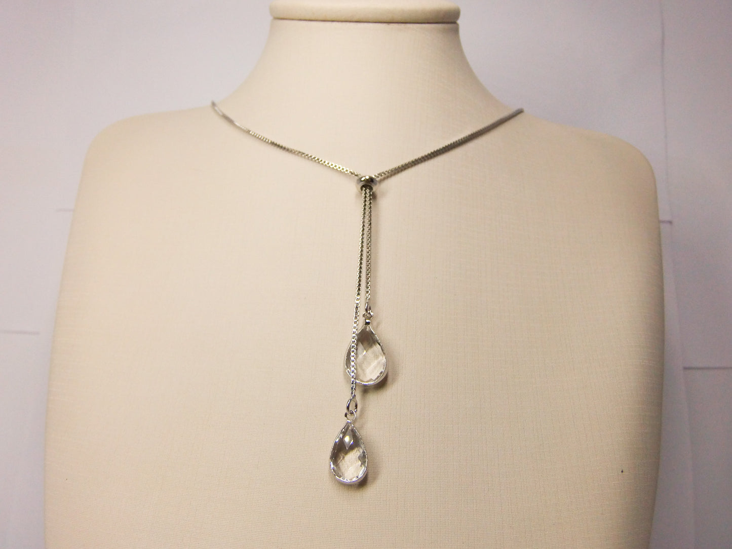 COLAR GRAVATA DUAS GOTAS CRISTAL PLATINA